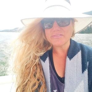 Meet your Posher, Evonne